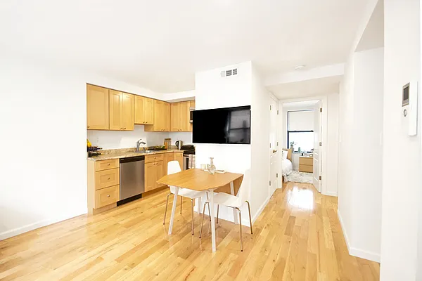 Rented by Oxford Property Group | media 10