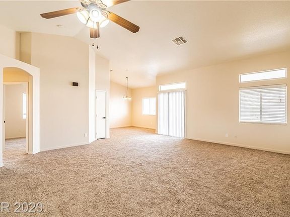3rd image of 726 W Azure Ave