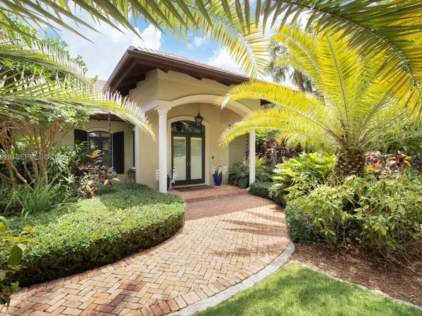 10601 SW 72nd Ct, Pinecrest, FL 33156