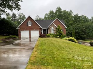 323 Turnwood Ln, Millers Creek, NC 28651