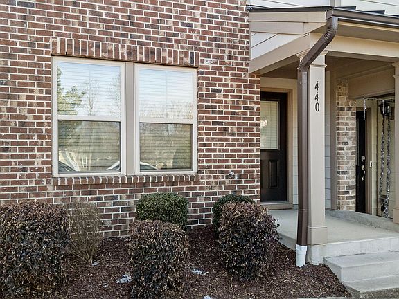3rd image of 440 Oak Pine Dr
