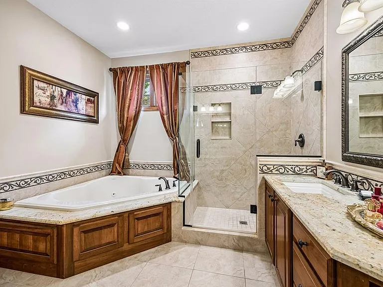 18464 Farmstead Cir — Photo 15