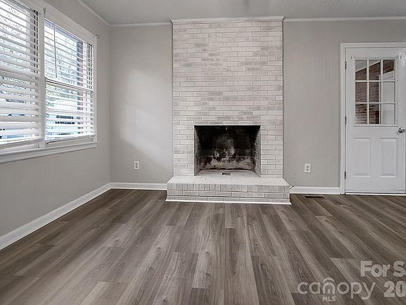 5th image of 526 Kings Rd