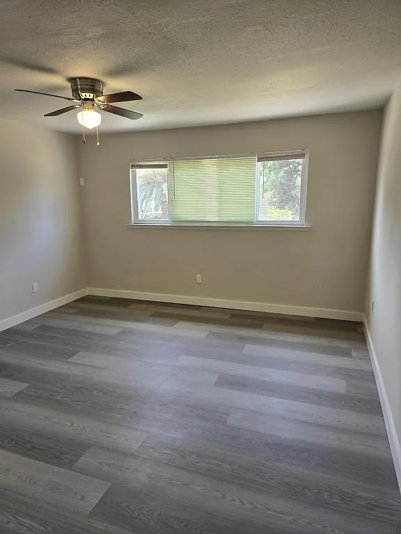 1036 N Sutter St — Photo 2