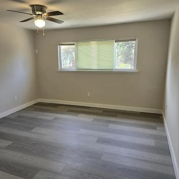 1036 N Sutter St — Photo 2