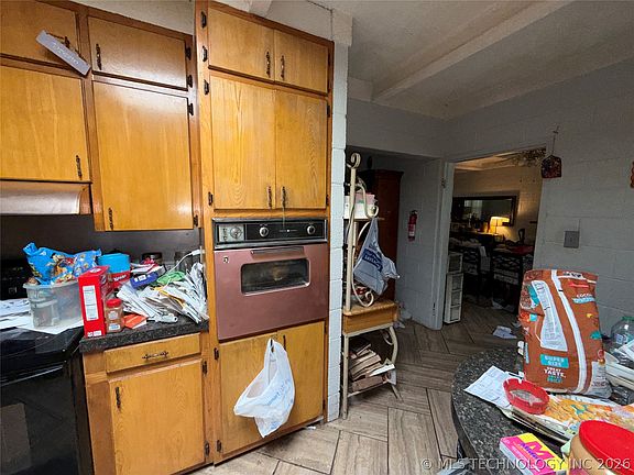 4th image of 425 N Oakwood Rd