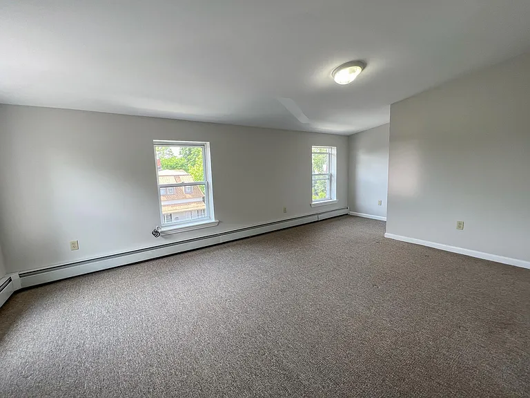 16 Elmer St #3E — Photo 6