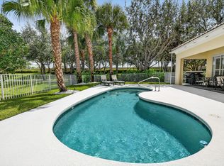 8015 Laborie Ln, Wellington, FL 33414