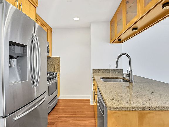 4th image of 161 E 110th St #5G