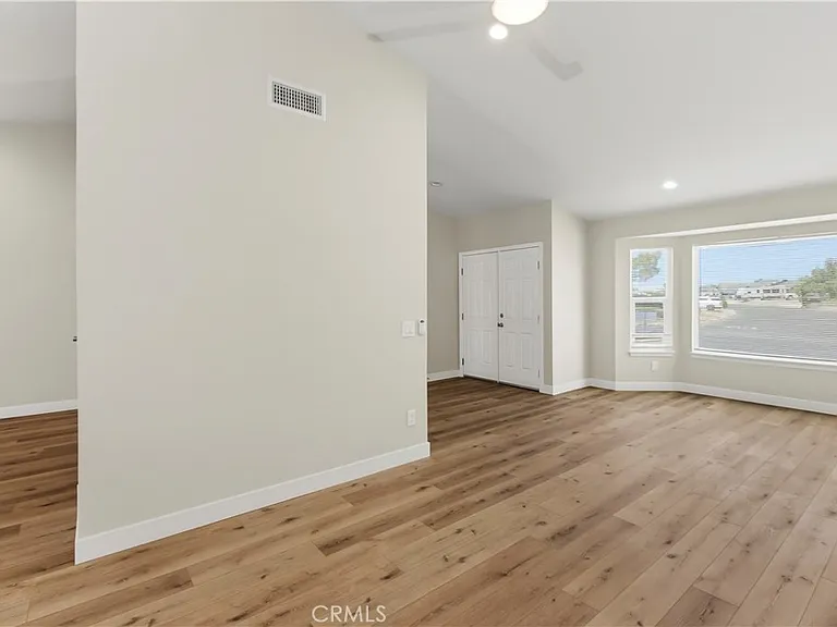 11471 Hollyvale Ave — Photo 10