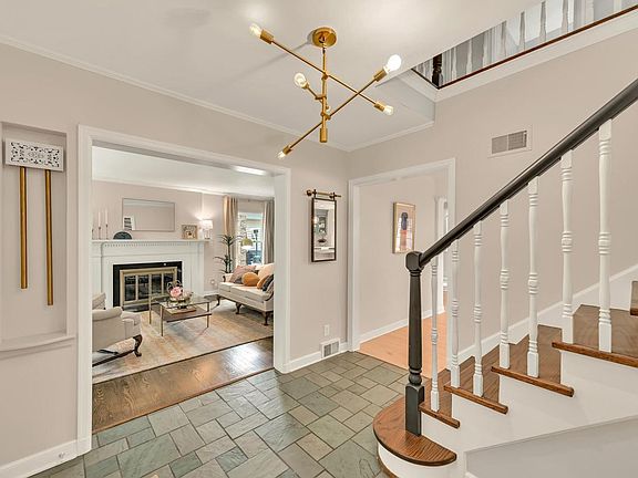 5th image of 9519 Harding BOULEVARD