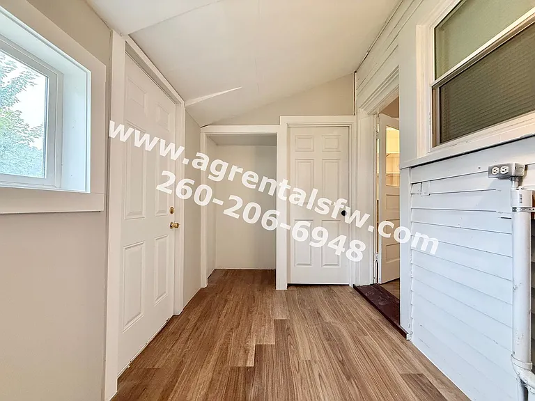 615 S Jefferson St — Photo 3
