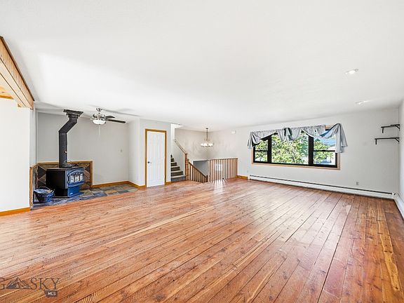 4th image of 208 Elm Ln