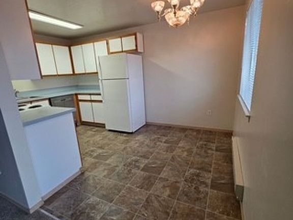 4th image of 302-308 & 330 344th NE #340