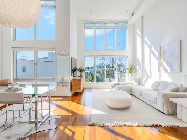 275 Manhattan Avenue image 1 of 15