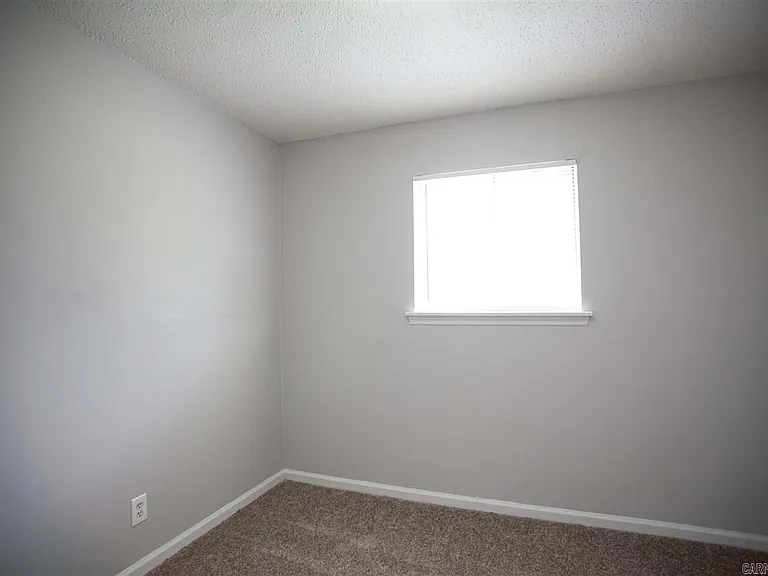 817 Greenlea Dr — Photo 9