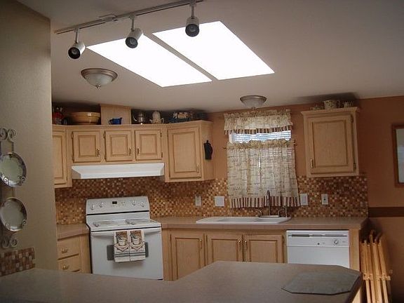 Beautifully updated kitchen