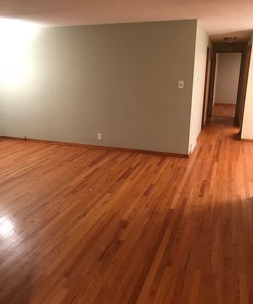 5th image of 2637 W 84th St