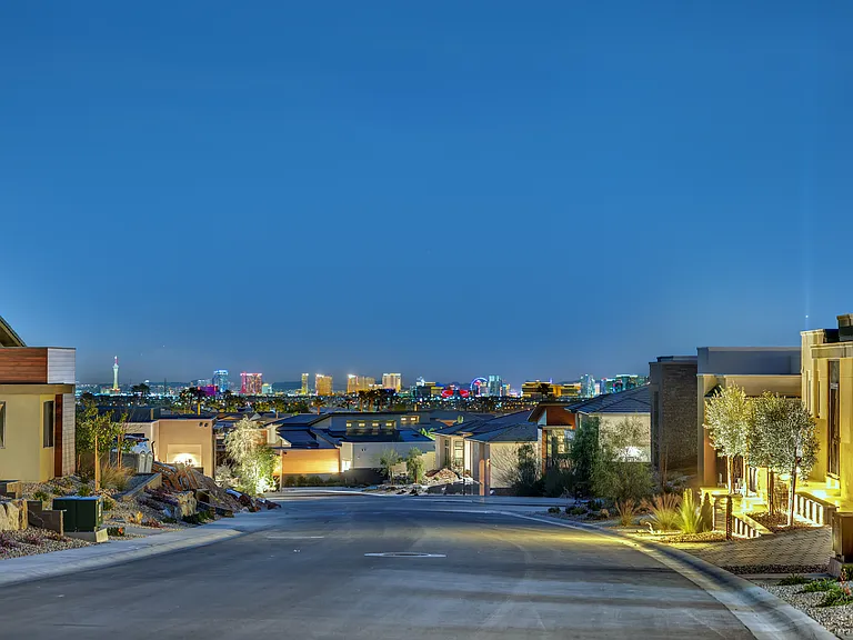 10973 Horizon Edge Dr — Photo 2