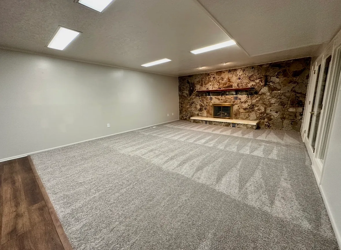 Building Photo - 2586 E Woodland Dr #1