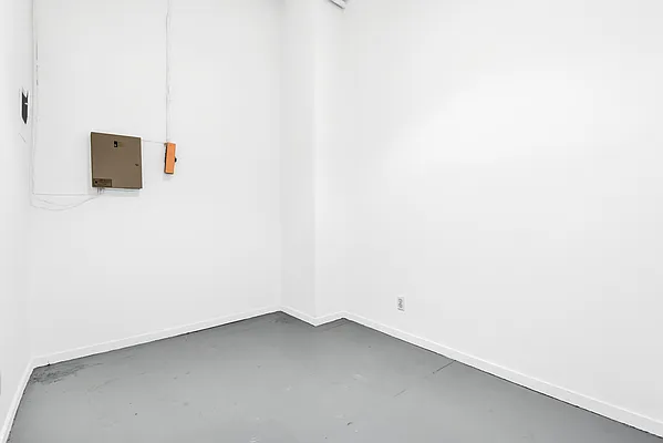 Sold by Bond New York | media 12