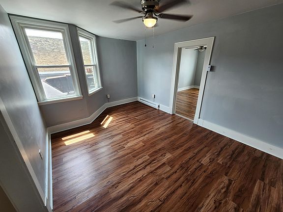 3rd image of 411 Maplewood Ave APT 3