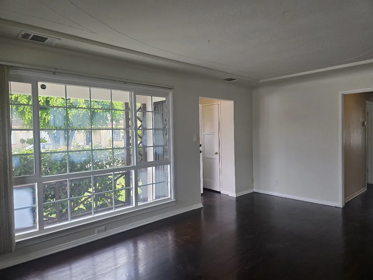 3 bed, 1468 sqft, $5,300 — Photo 2