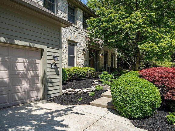 4th image of 292 Bristol Woods Ct