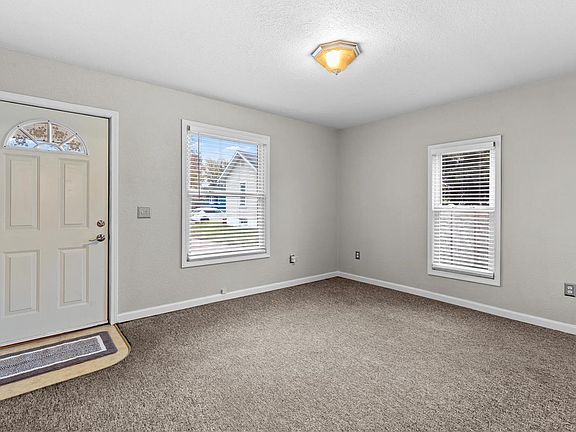 3rd image of 161 E Jennings Ave