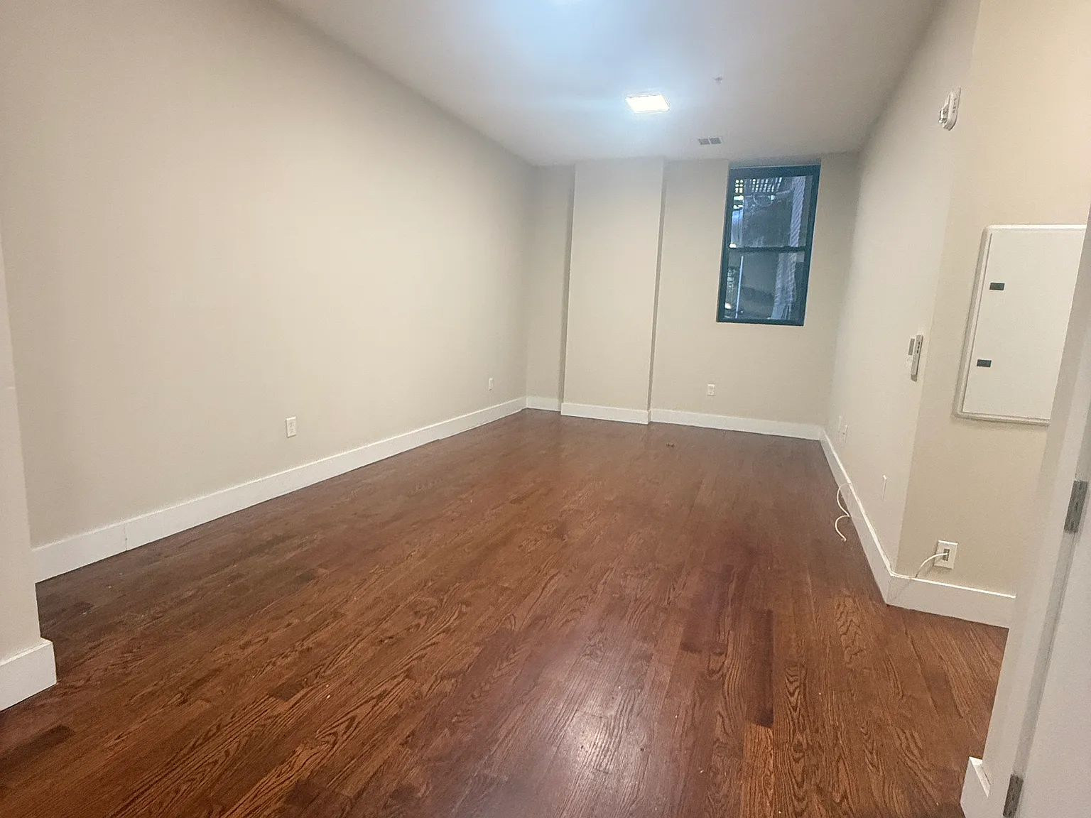 1 bed, 1000 sqft, $1,750 — Photo 2
