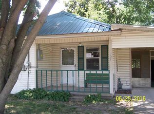 102 W 6th St, Leachville, AR 72438