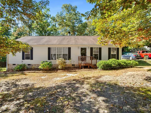 205 Sunrise Ridge Dr, Hendersonville, NC 28792