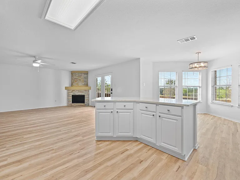 2412 Regal Park Ln — Photo 14