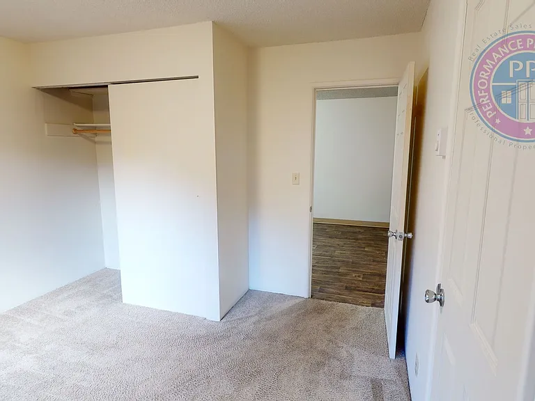 525 SE 28th Ave #110 — Photo 7