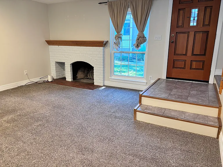 2052 S Helena St #E — Photo 6