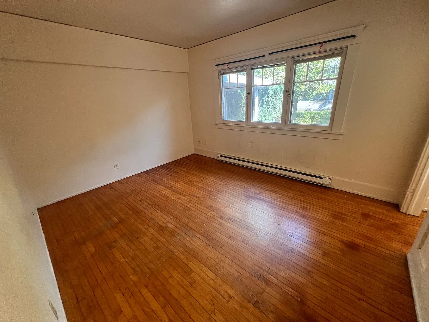 Vintage 3BD Home w/ Single Car Garage! — Photo 4