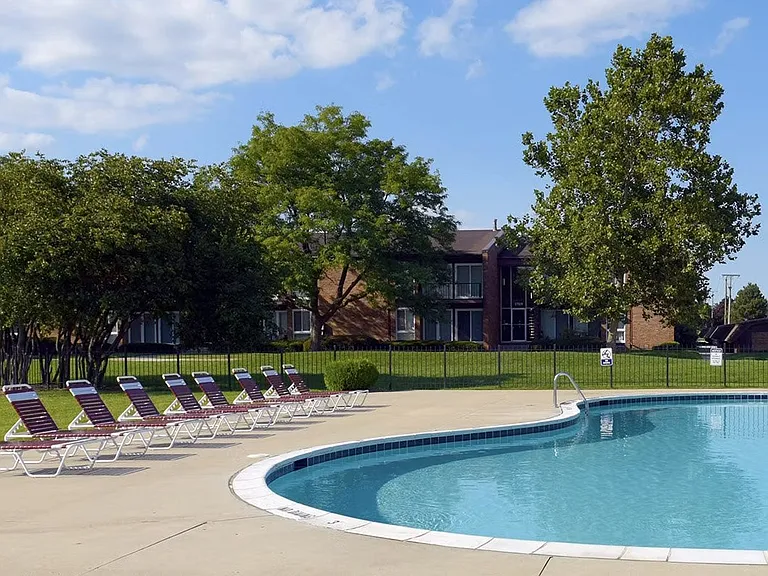 Parkview Village Apartments — Photo 5