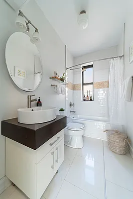 Sold by R New York | media 12