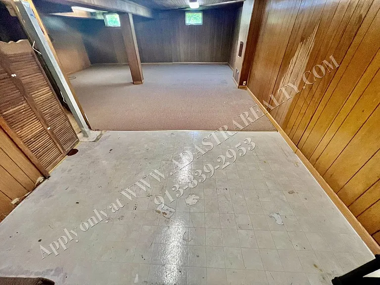 9832 Walmer St — Photo 29