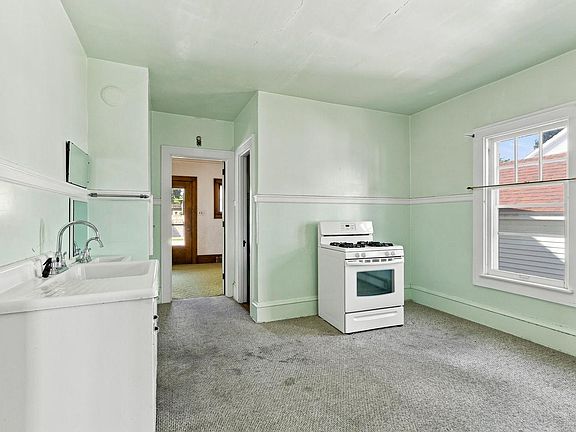 2nd image of 909 S 15th STREET