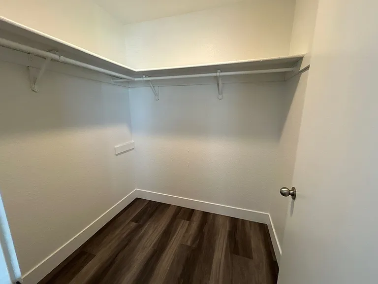 940 S 27th St — Photo 14