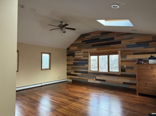 2363 Beech St Floor 2