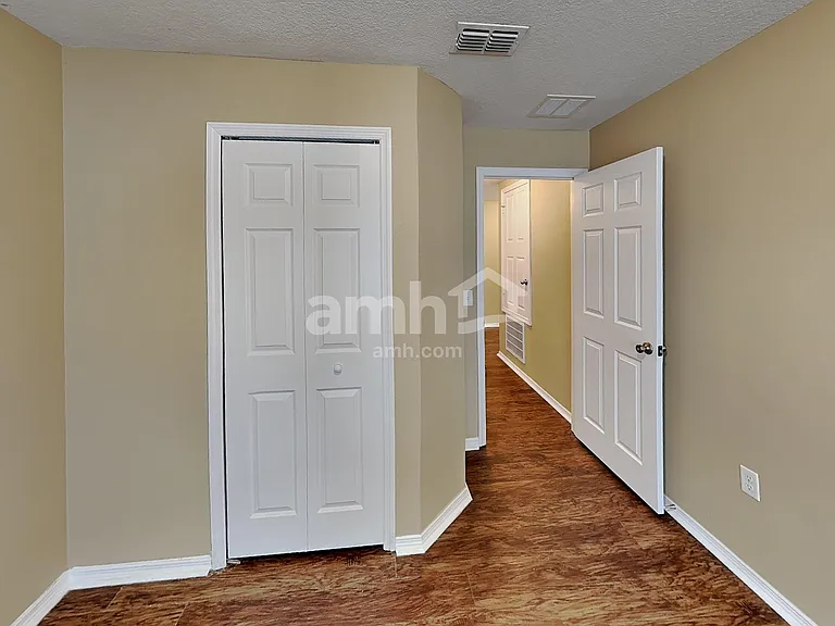 1733 Strathmore Cir — Photo 16