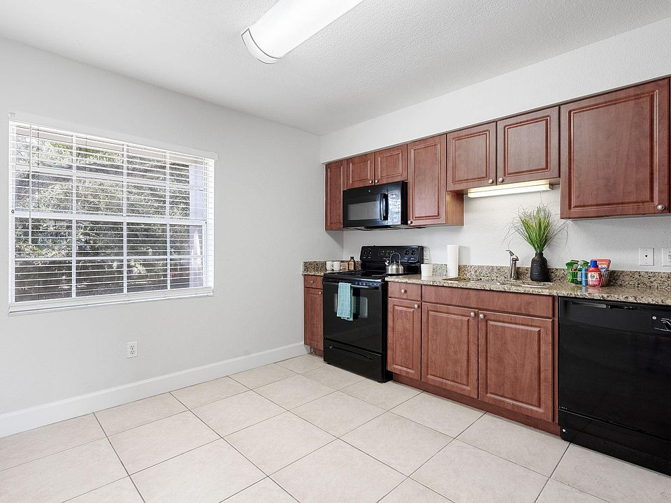 1st image of 3215 W Swann Ave APT 16