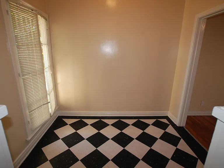 15Th - 2731 W. 15th Apts. — Photo 10