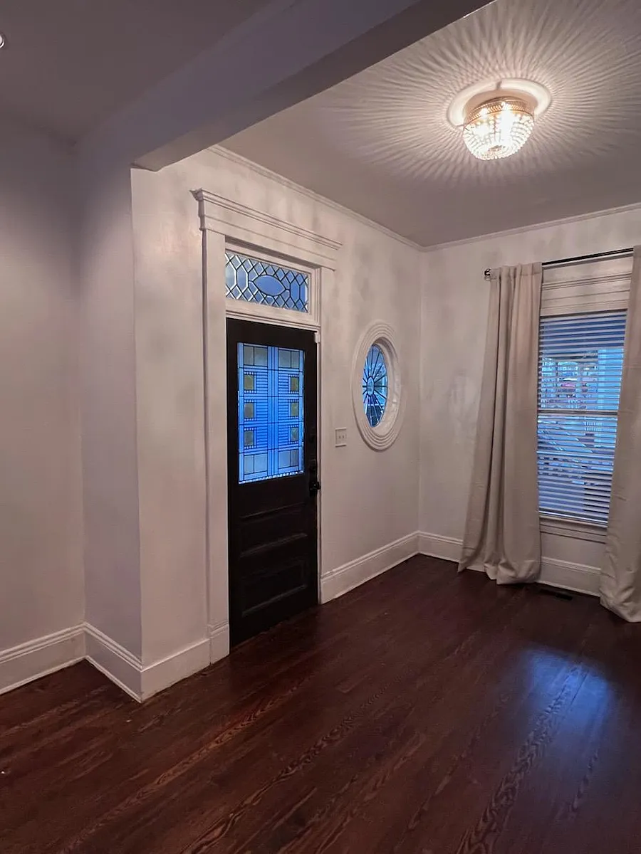 Front door and nook - 505 Bryan St SE