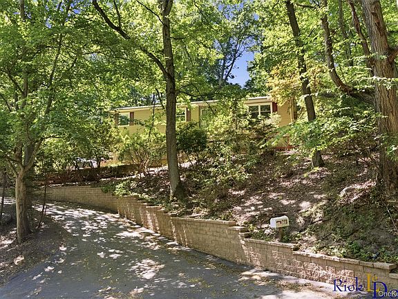 2nd image of 223 Old Post Road