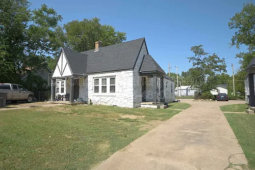 613 E Xyler St Photo 1