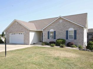 5209 Sundrop Ct, Godfrey, IL 62035