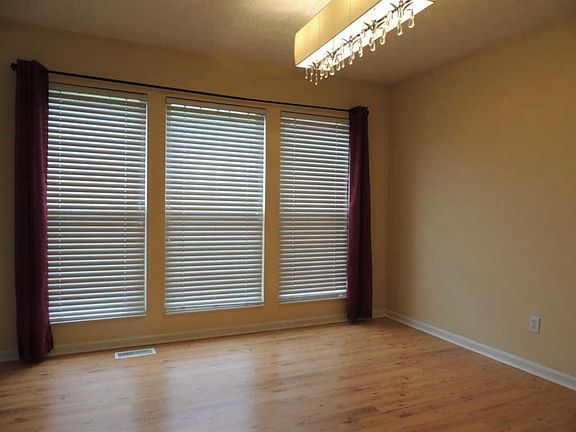 4th image of 236 Wyndham Dr